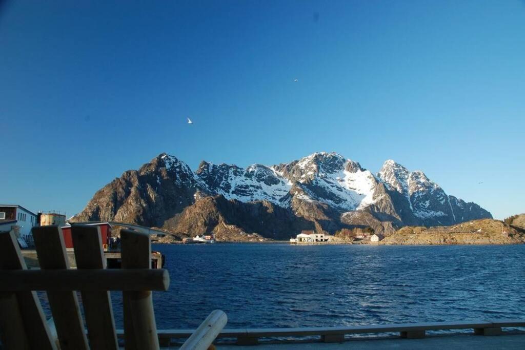 Seafront Apartment Henningsvaer Exterior photo