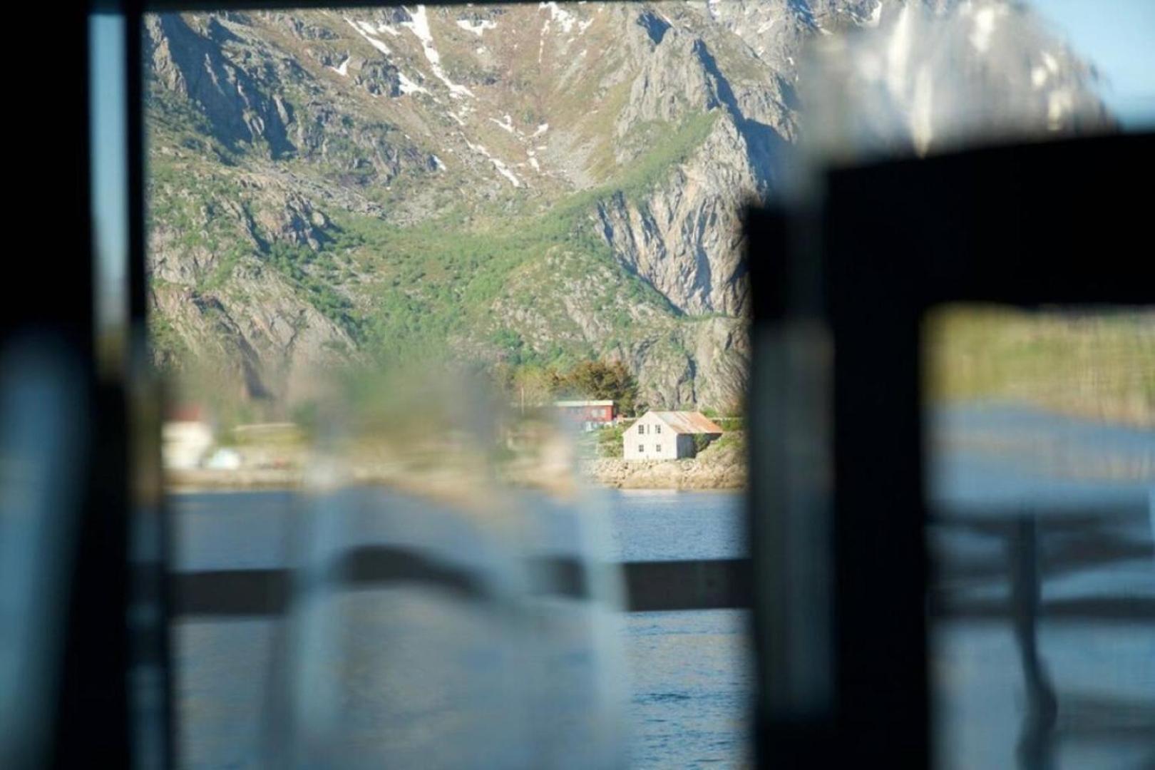 Seafront Apartment Henningsvaer Exterior photo